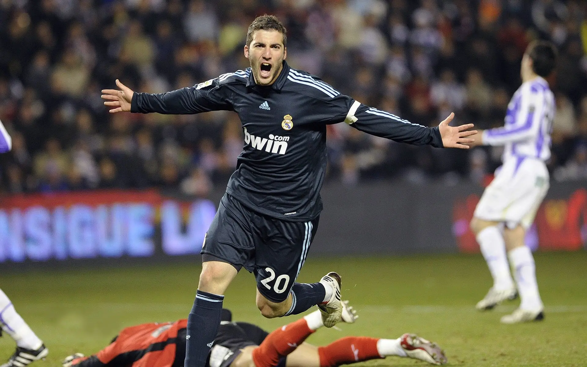 青少年“奔跑梦想”在福州举办大型青训交流会，推动青训普及，福州青少年训练基地